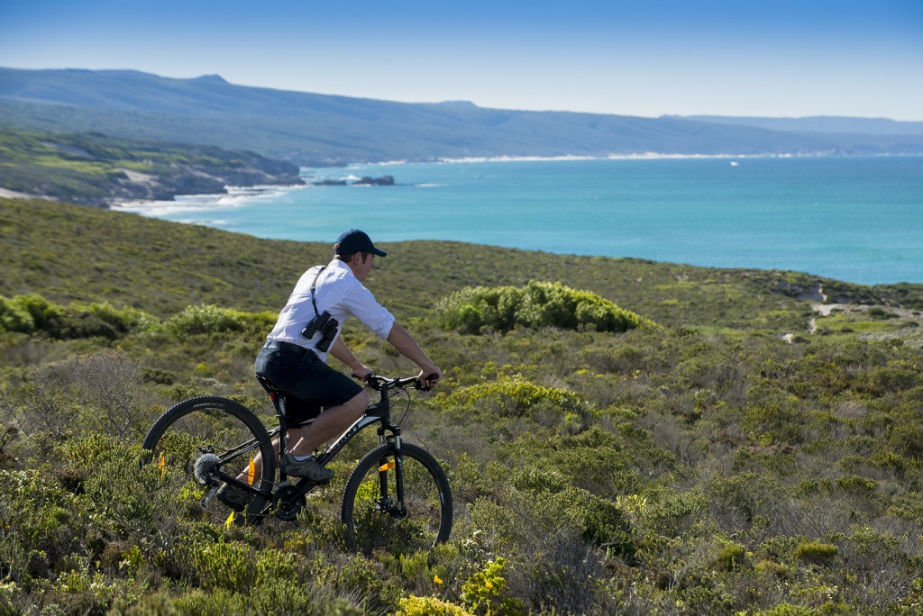 26_morukuru_family_ocean_house__mountain_biking-2