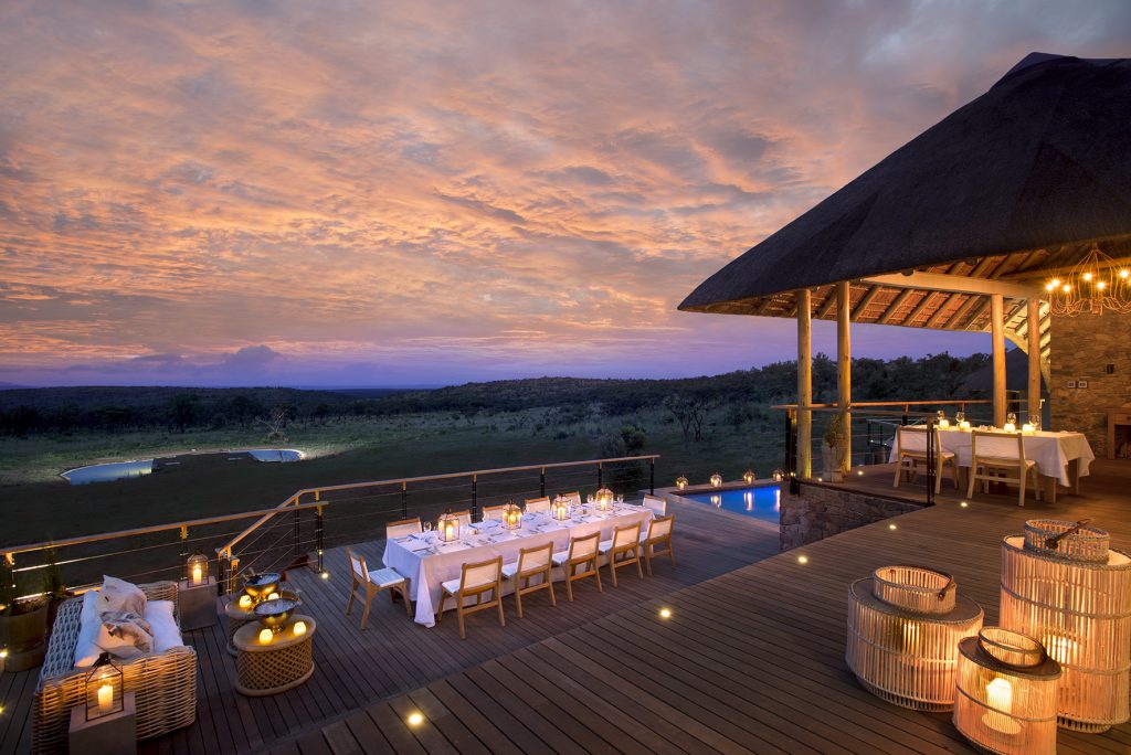 52-main-lodge-dining-and-pool-deck