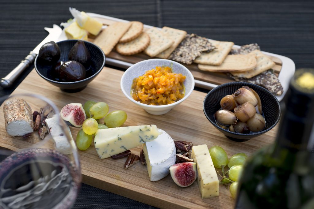capecadoganinroomdining1-130147