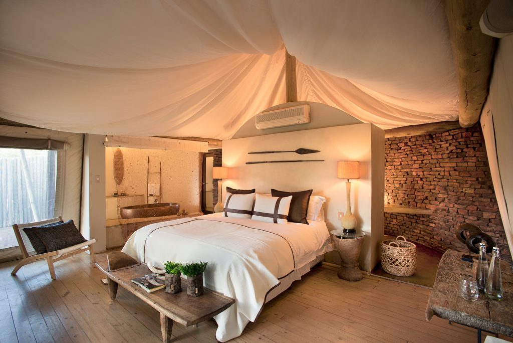 luxurytentedsuiteinterior-141111