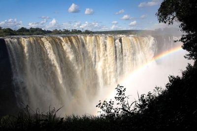 Dramatic vistas of Victoria Falls await Mbano Manor's guests – via Zimbabwe Tourism